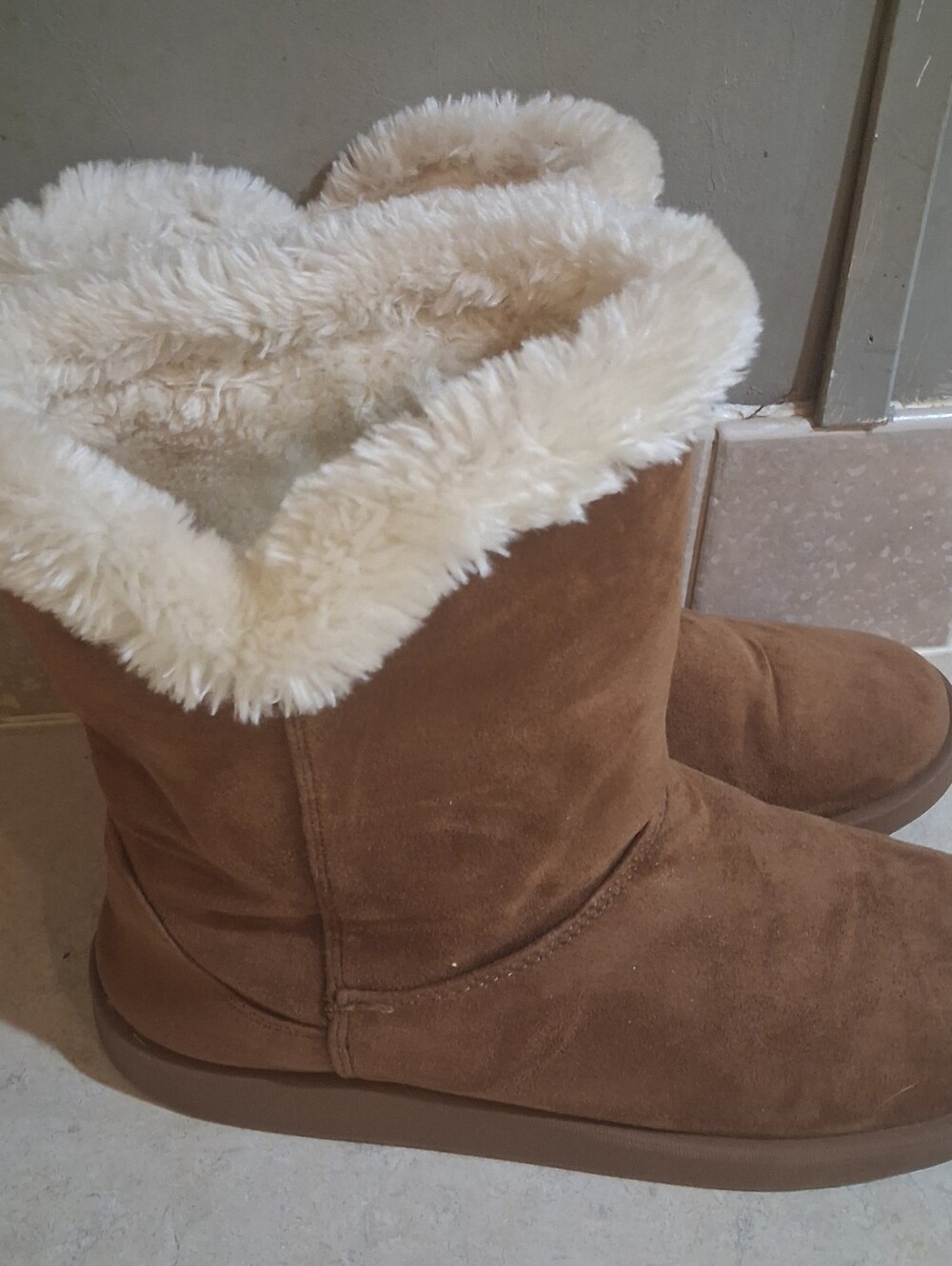 Joe Boxer Women's Brown Faux Suede Faux Fur Trim Lined Mid-Calf Snow Boots 9M